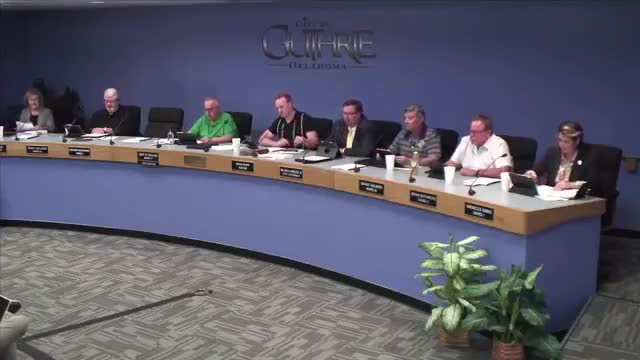 Consultants present three options for Highland Park pool: full replacement, partial repair or vinyl‑liner retrofit