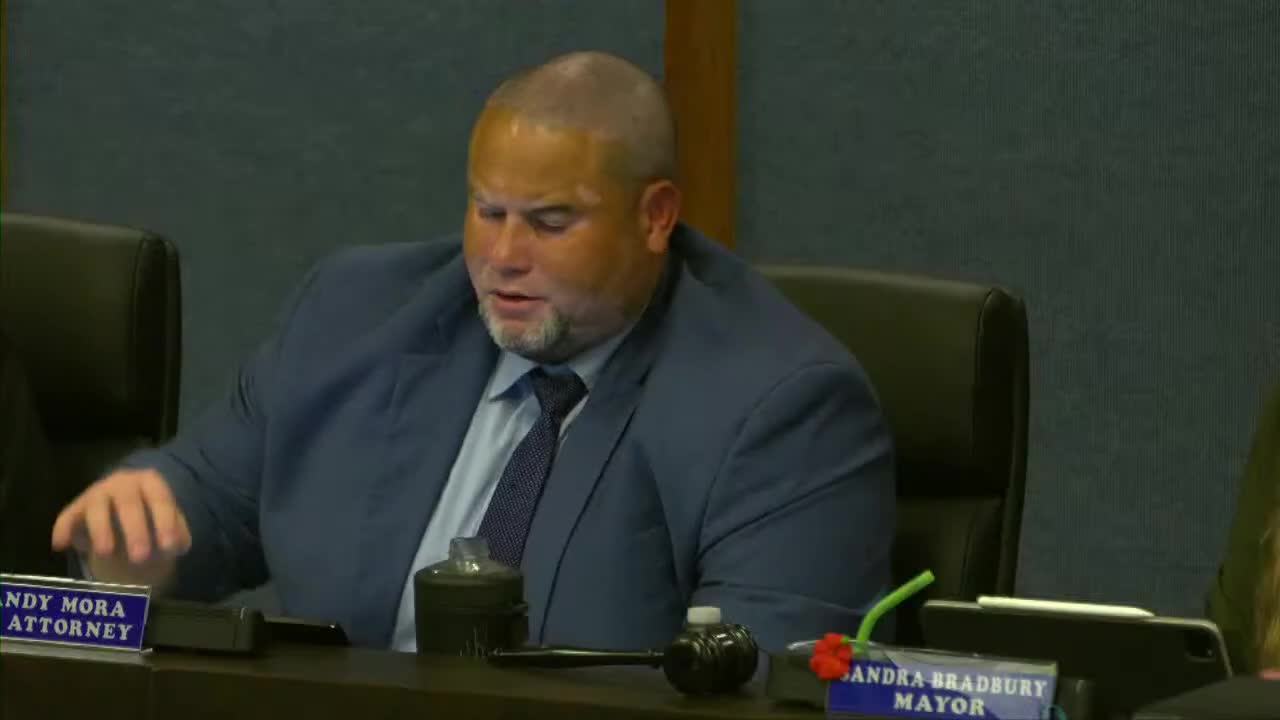 Pinellas Park Council adopts outdoor-dog dining rule, approves Artistry PUD changes and annexation; consent agenda passes