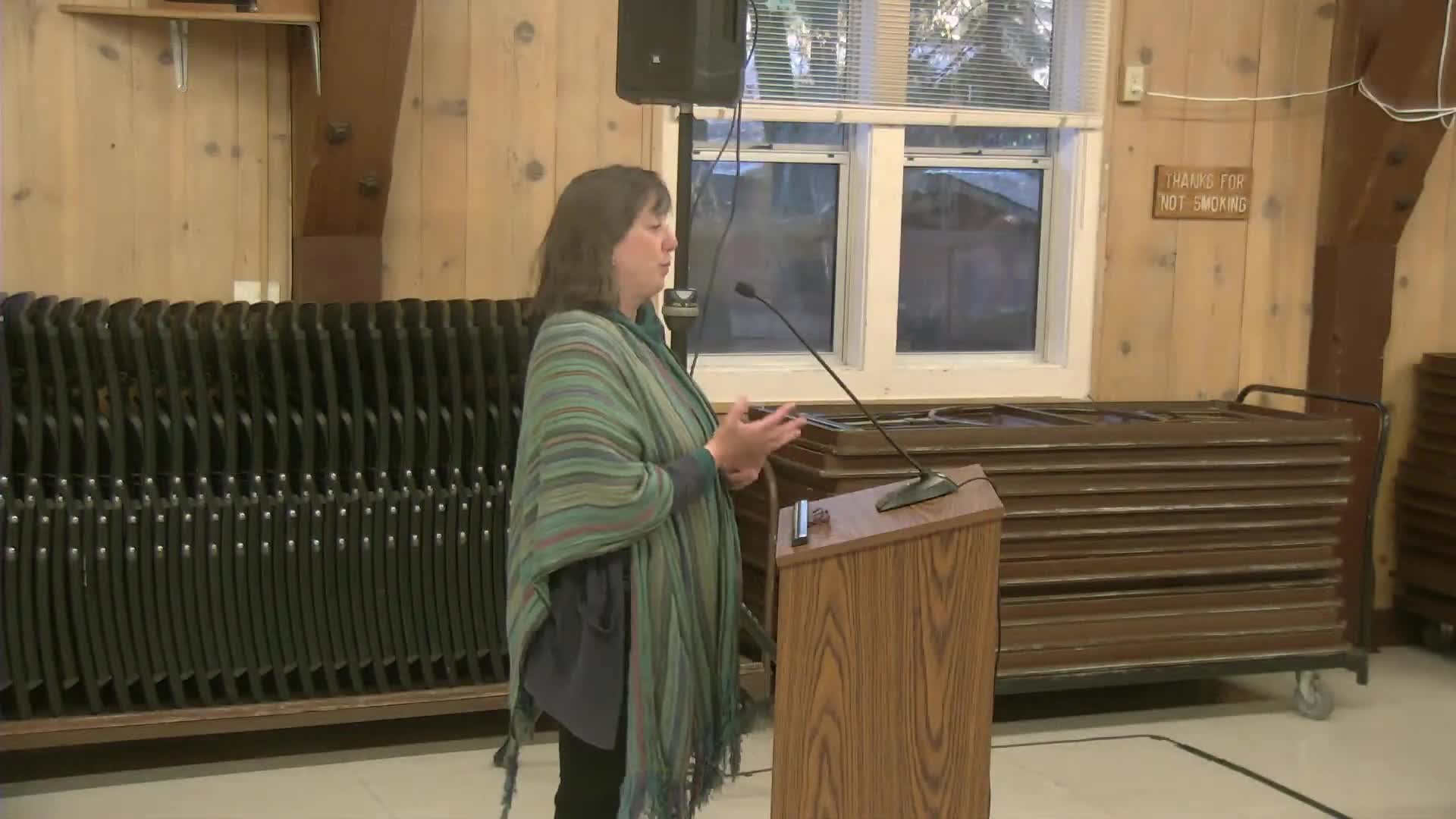 Juror at Mount Shasta meeting describes alleged post-trial harassment, urges police transparency