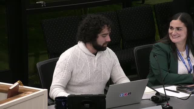 Lynnwood council lowers general‑fund reserve target to two months through 2026; resolution passes 7‑0