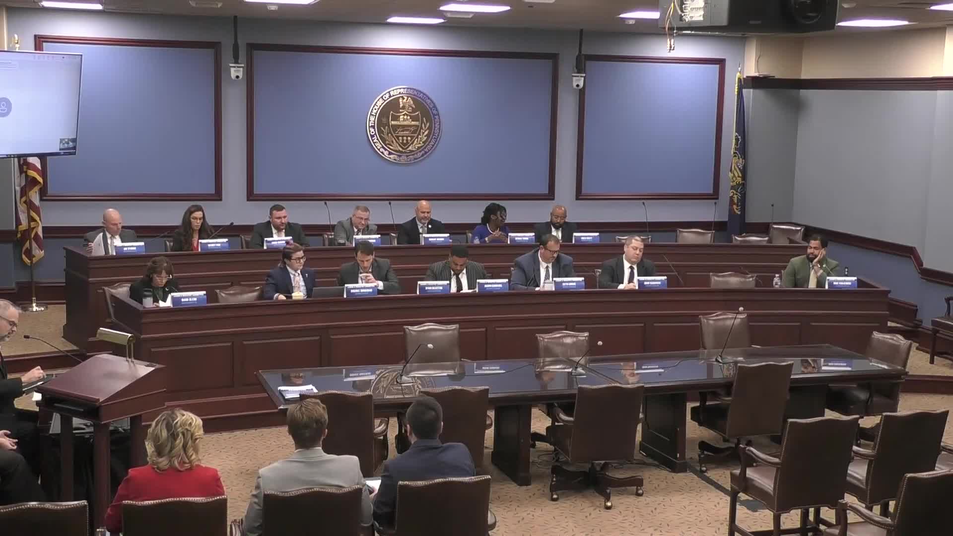 House Labor & Industry committee advances bill lowering worker cooperative membership requirement to three