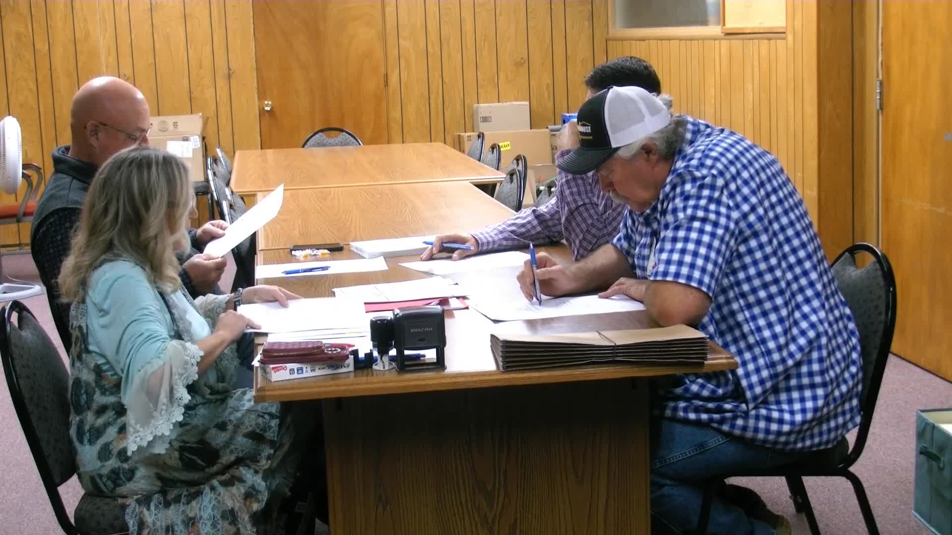 Sheriff's office discusses Justice Assistant Grant purchase of mobile data terminals; vote not recorded