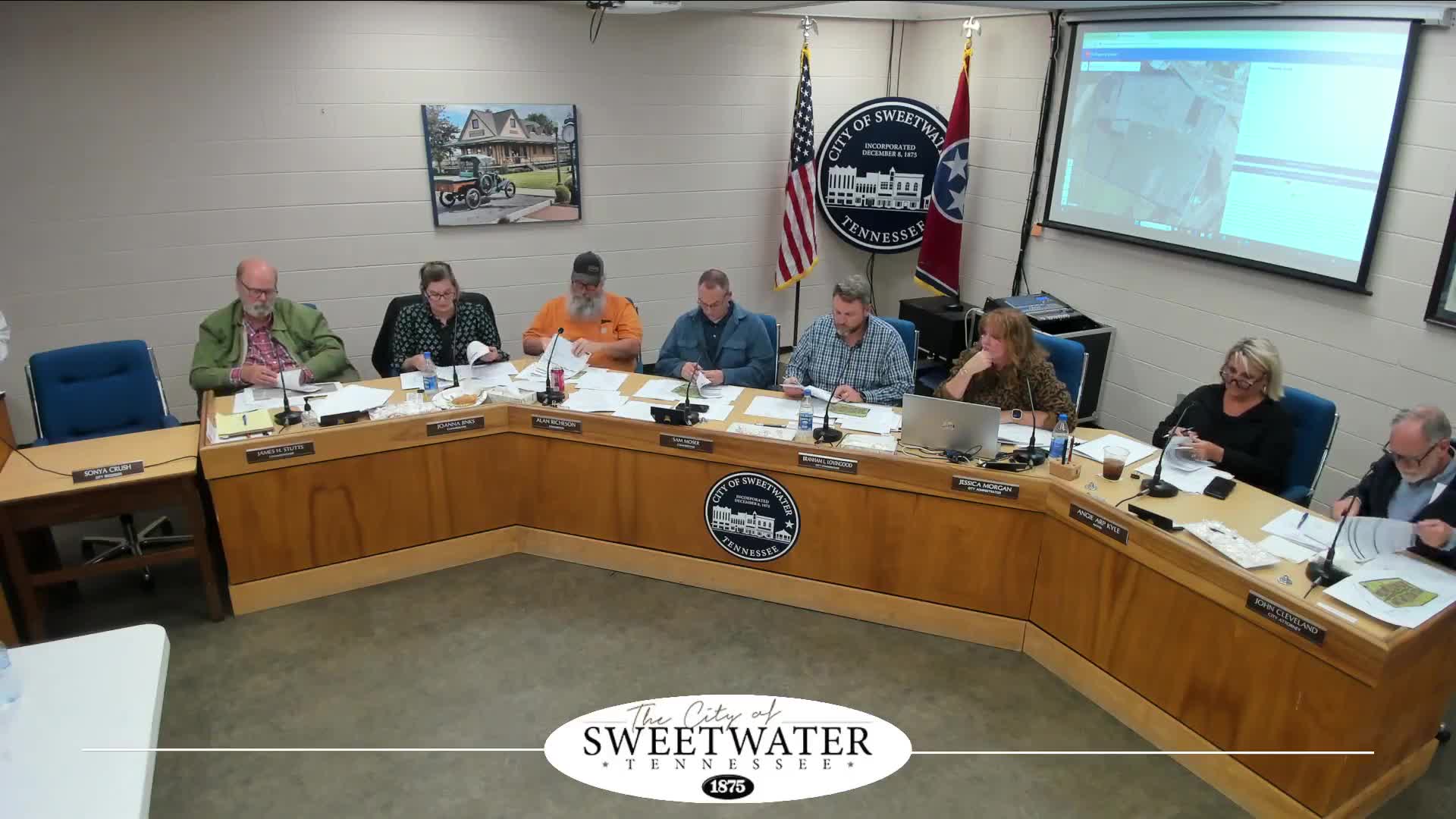 Sweetwater OKs retail recruiting contract; committee recommends $50,000-per-year engagement