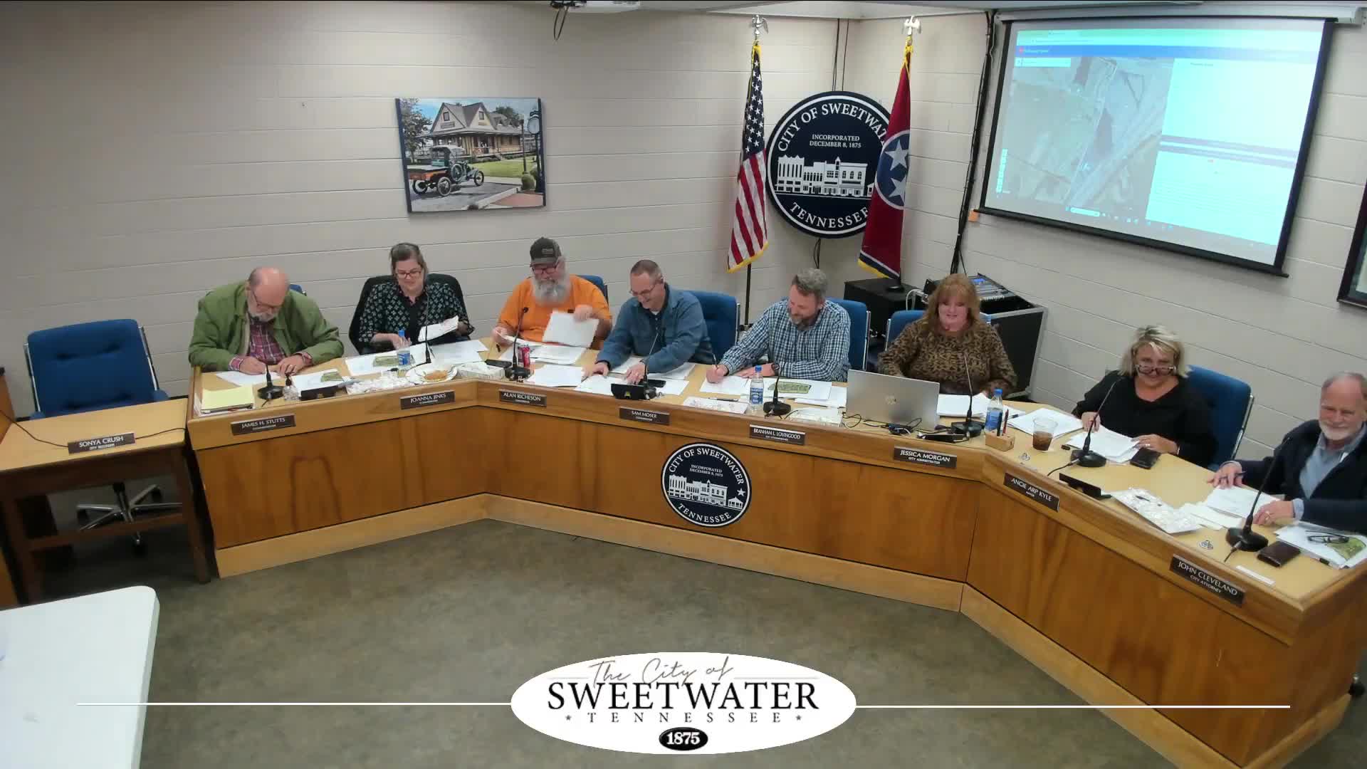 Board approves resolution to pursue acquisition of Sweetwater High School; inspection, funding and SRO questions remain
