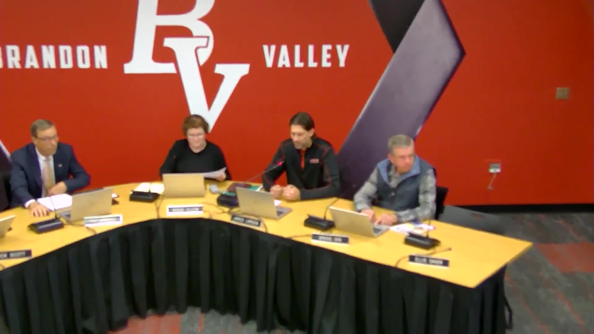 Brandon Valley superintendent updates board on construction, boundary tweak and meal applications; several routine motions approved