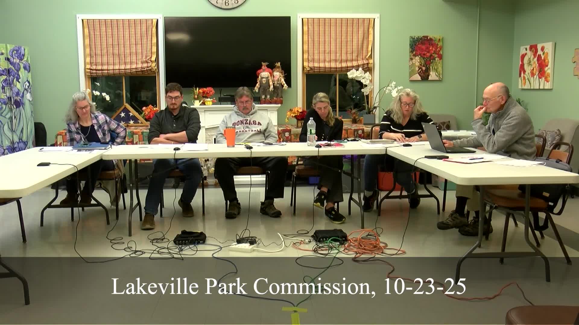 Park commission flags police‑detail costs for trunk‑or‑treat, Christmas stroll and Lakeville Day
