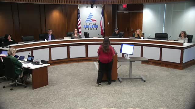 Abilene panel approves steel garage doors for Swinson House