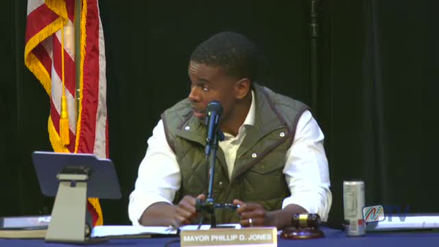 Council grants November scheduling change, enters and exits closed session in unanimous votes