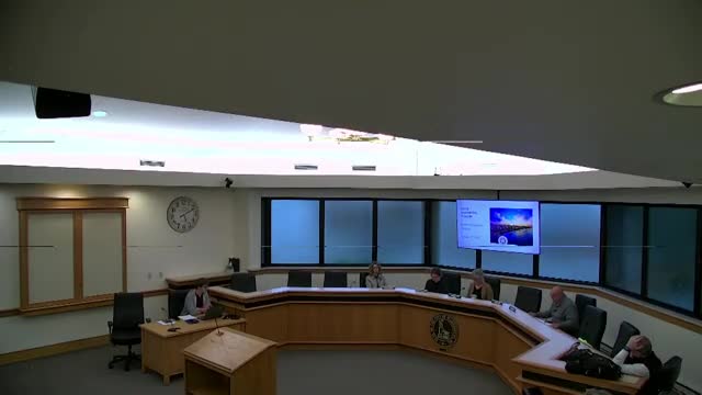 City of Washington considers variance for Mattress Dogs sign at Washington Square