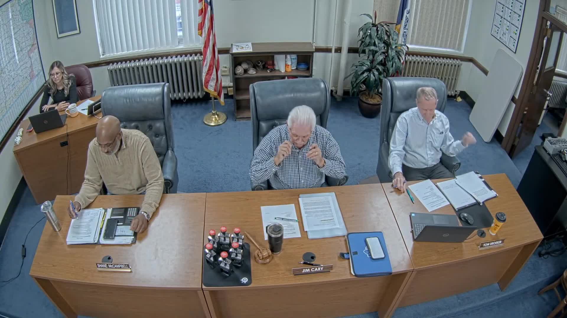 Des Moines County extends wind-permit moratorium amid contested setback debate