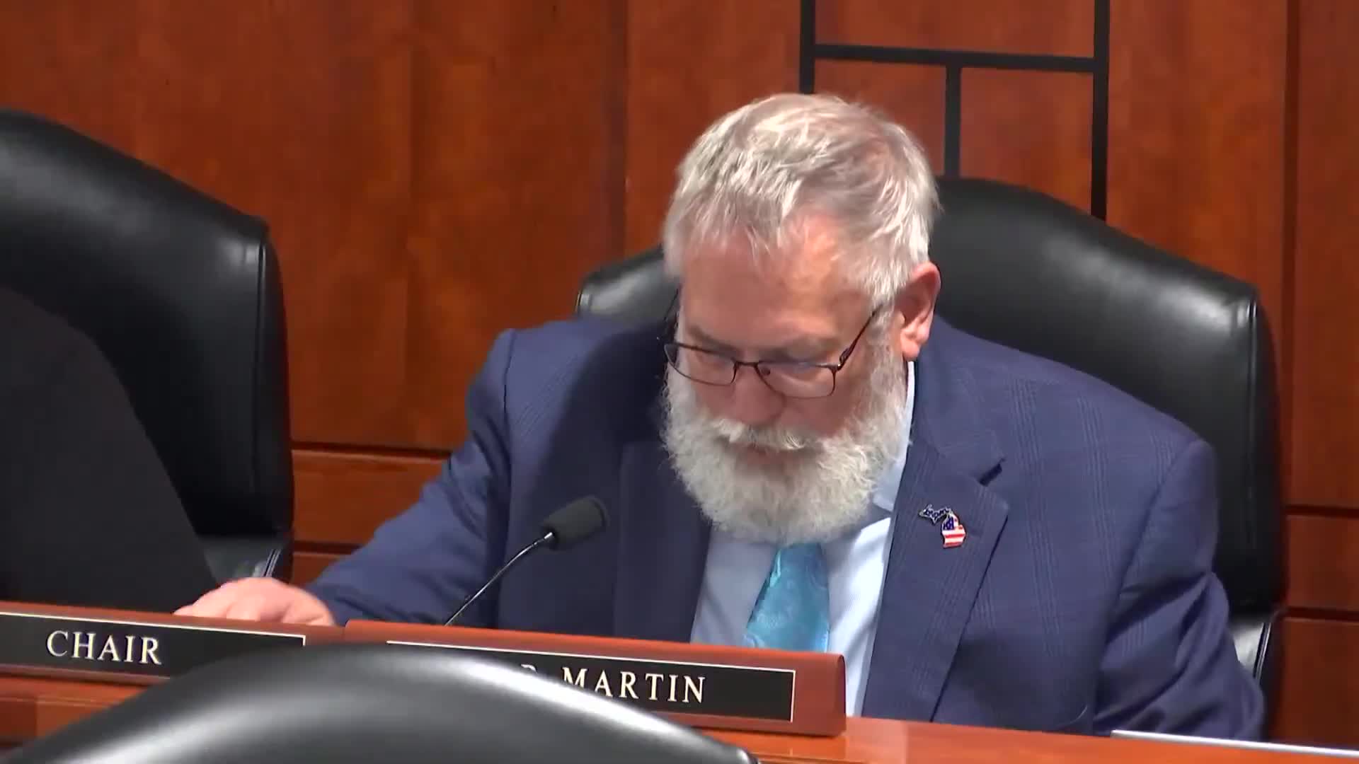 House bill would let Michigan bow hunters openly carry sidearms for protection