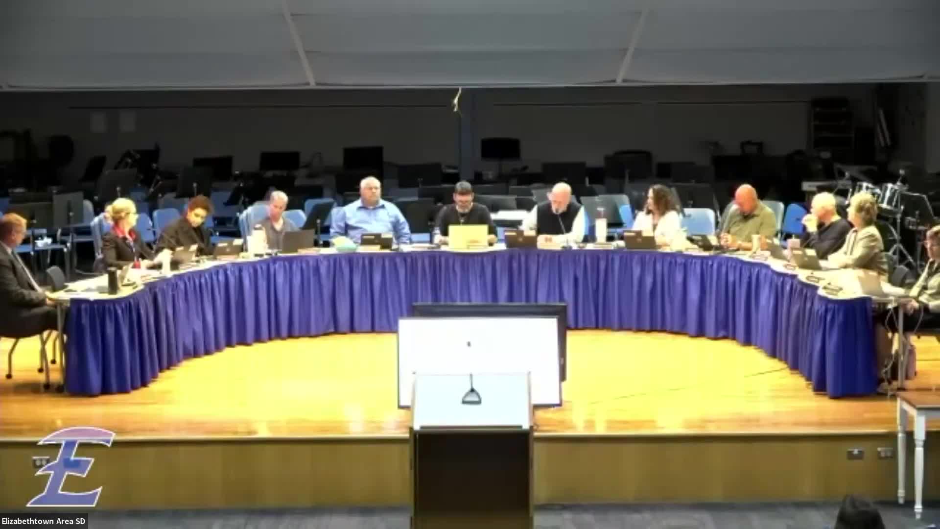 Students and parents report sewage, odors and maintenance problems; board points to August air tests