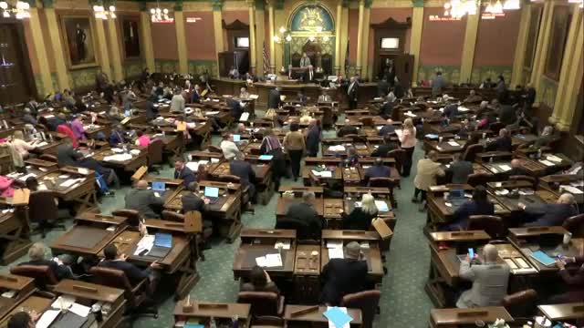 House approves "Brown Alert" bill to notify public of dangerous water contamination