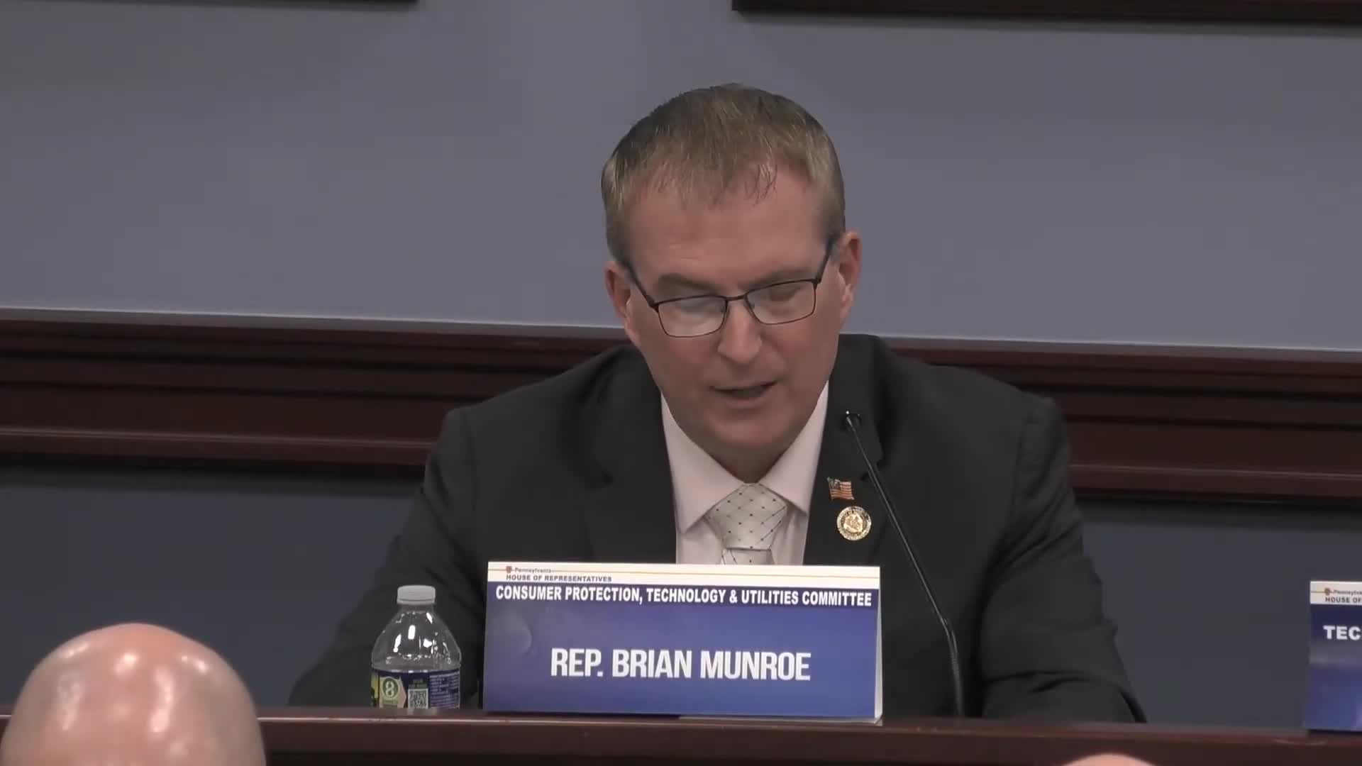 Sponsor recounts deadly factory blast as committee advances pipeline-safety bills