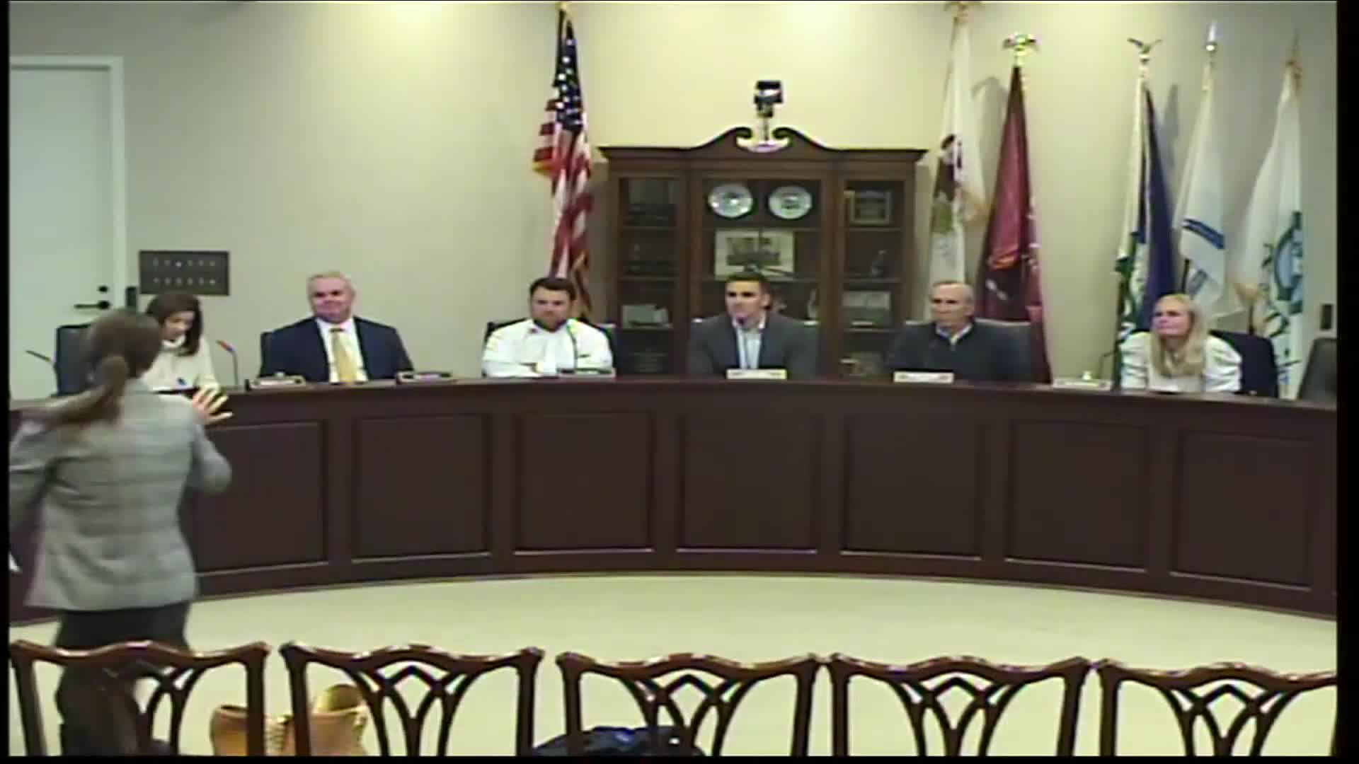 Hinsdale commission advances plan for beacon at Ninth and County Line and asks staff to study Third Street crosswalk