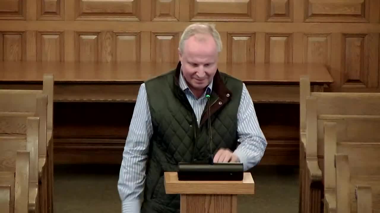 Landmarks board approves garage-door replacement at 120 Windsor Place, specifies light-gray doors with windows