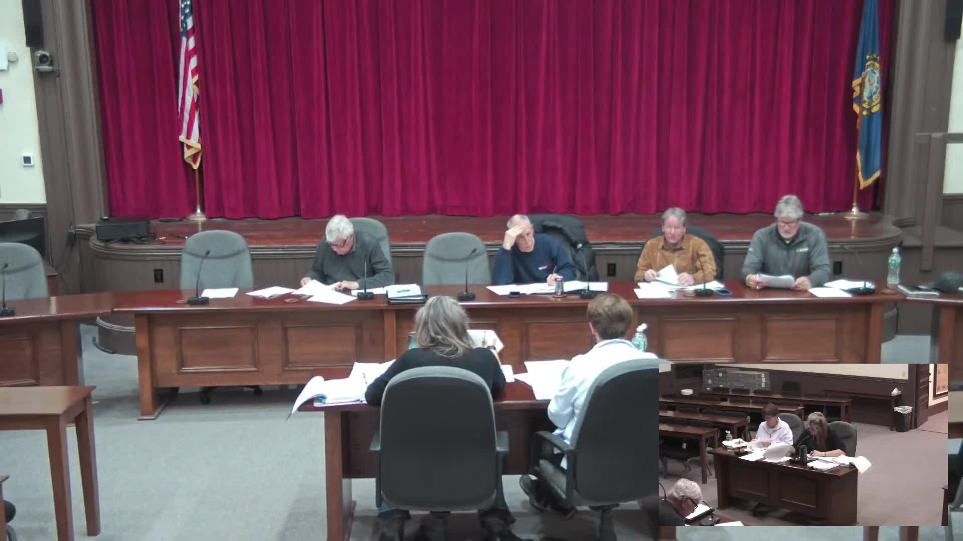 Planning committee restores flexible path for replacing nonconforming structures, sends revised language to legal review