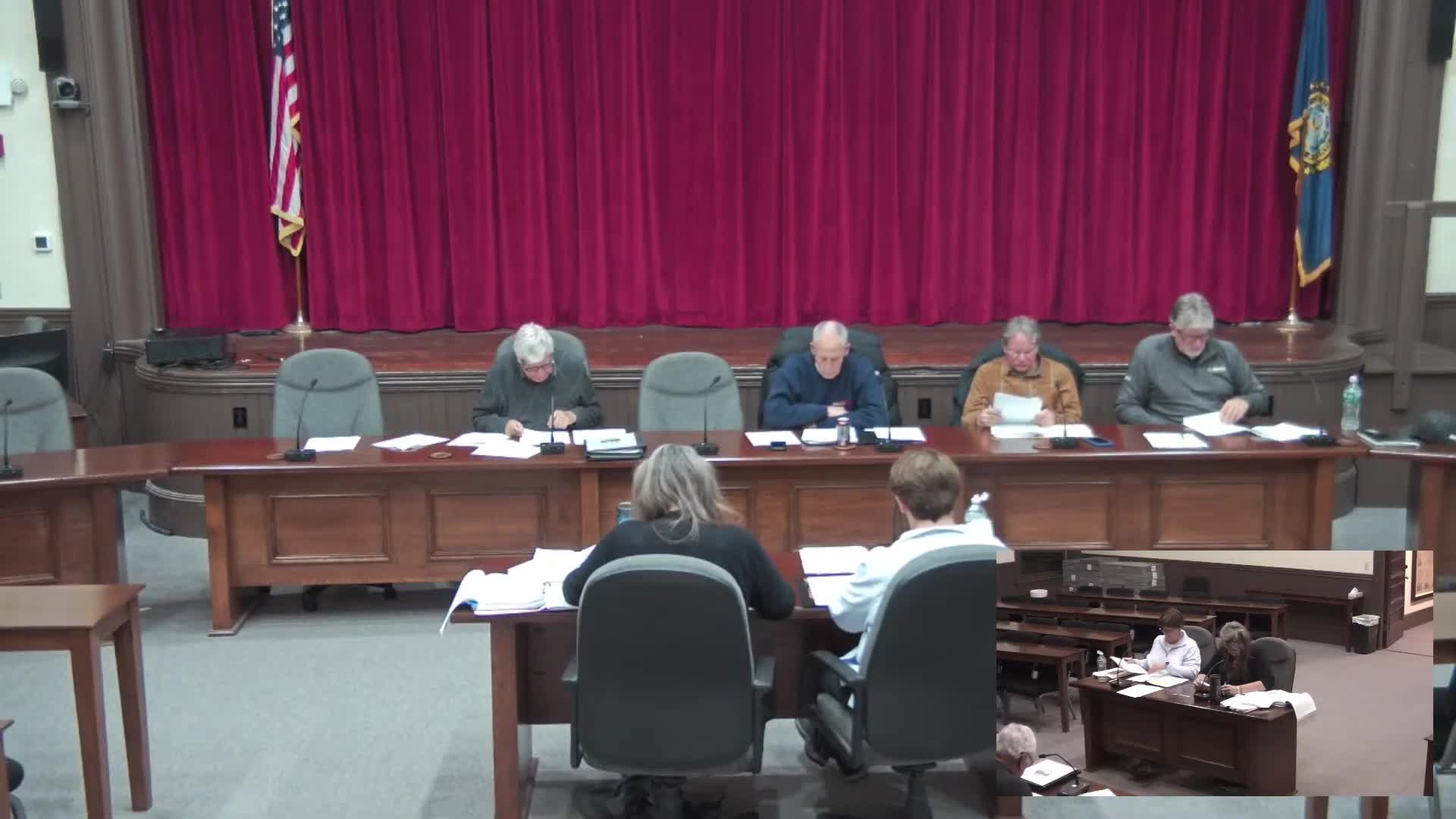 Alton committee adopts draft wording on minimum lot area and setbacks, sends Cherry Hill-related amendment to counsel