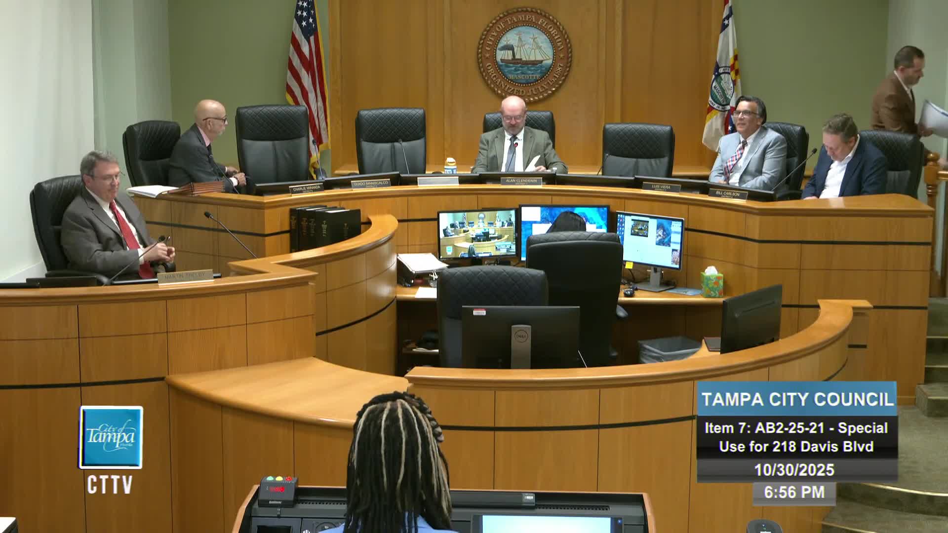 Council approves first reading for 218'220 E. Davis restaurant permit; will require site-plan revisions and on-street parking changes