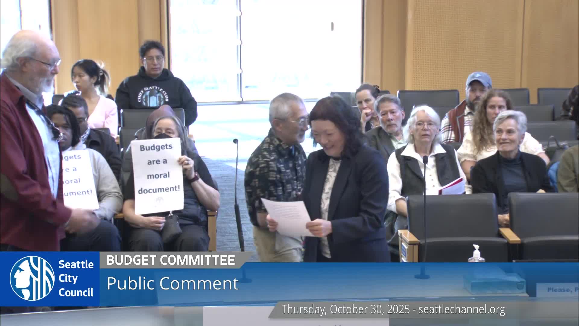 Community groups urge $200,000 city contribution to replace stolen Sadako statue