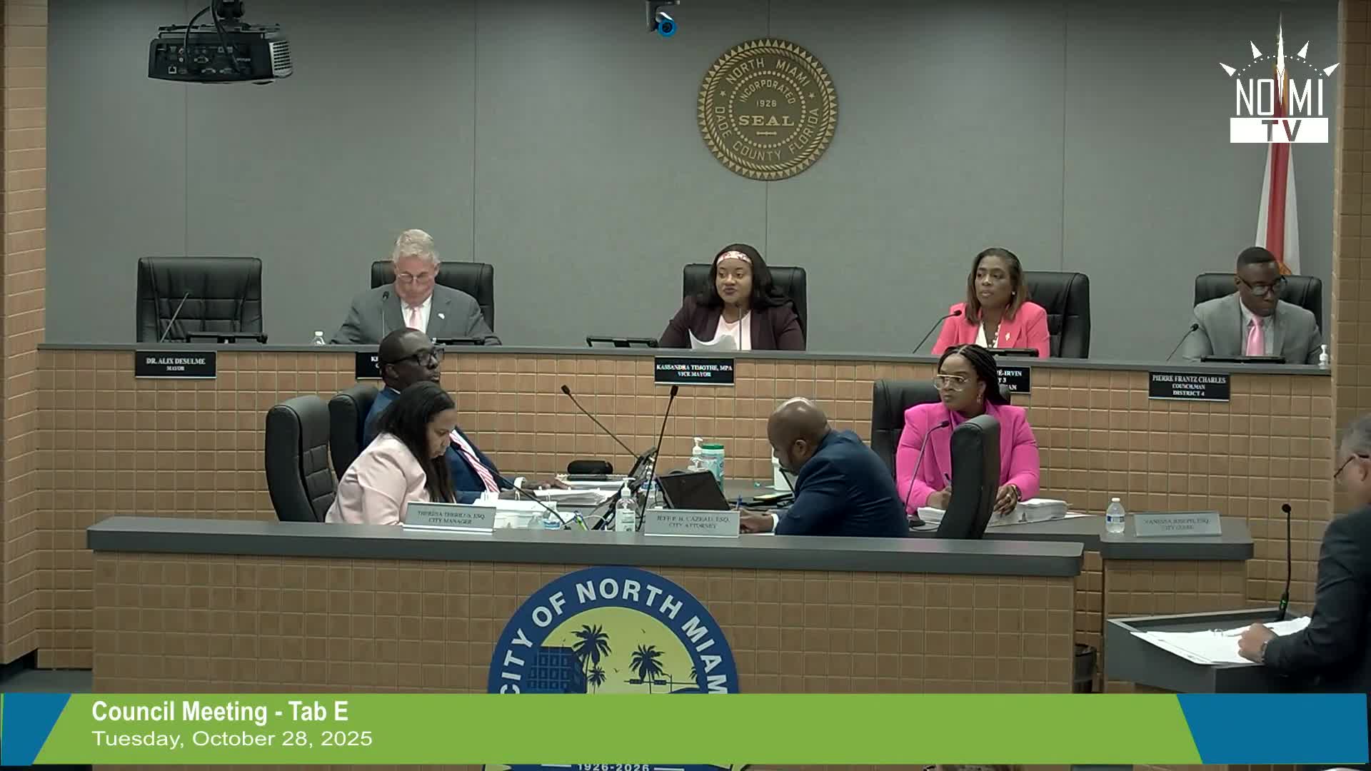 North Miami council clears $250,000 holiday-lighting purchase after vendor dispute over prior agreement