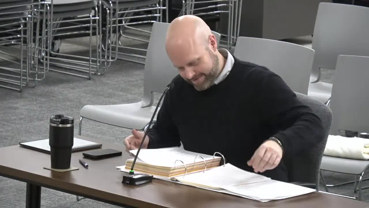 Mayor outlines customer-service training initiative as committee approves mayor's budget