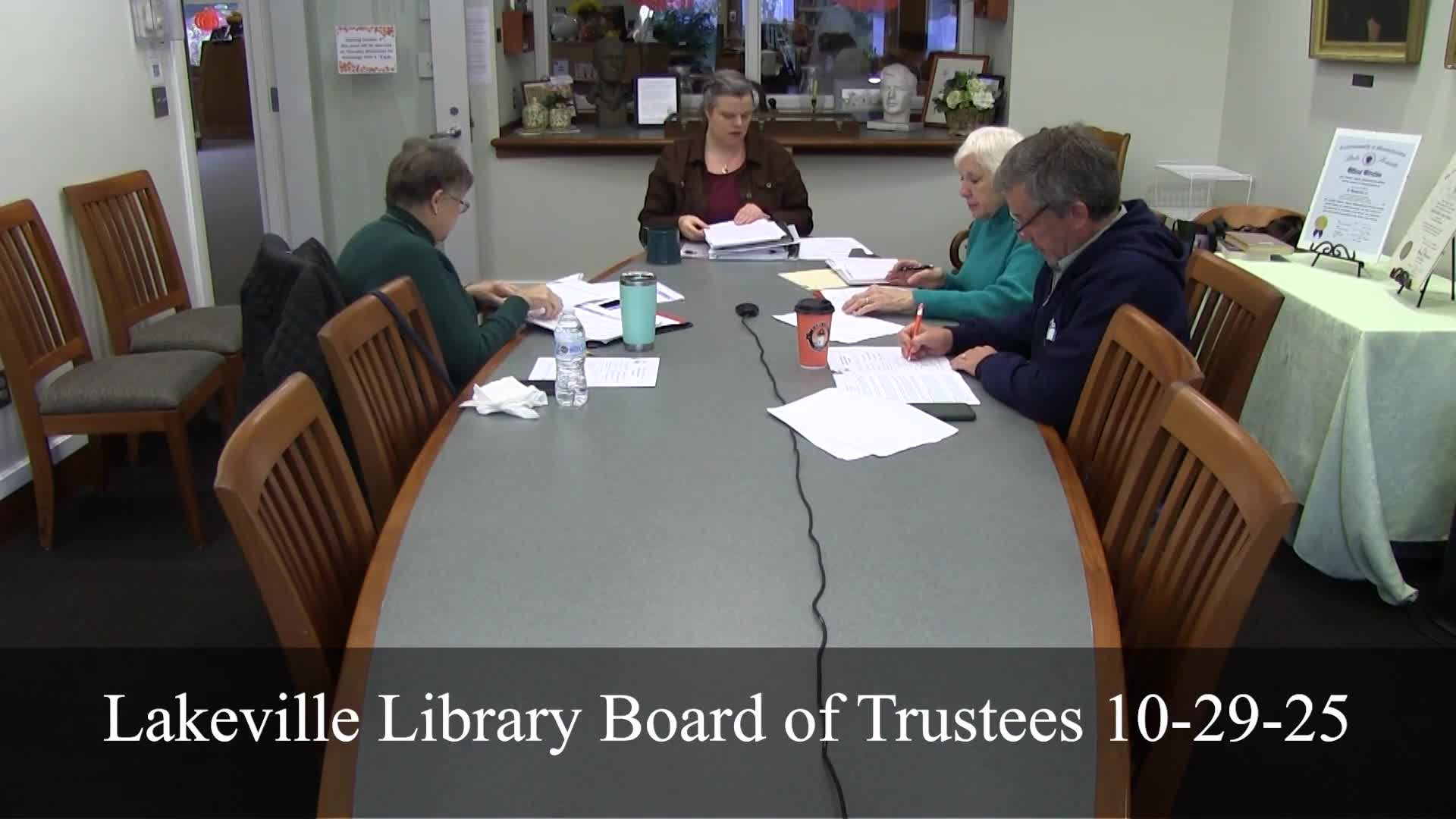 Library trustees adopt revised Great Ponds Gallery policy