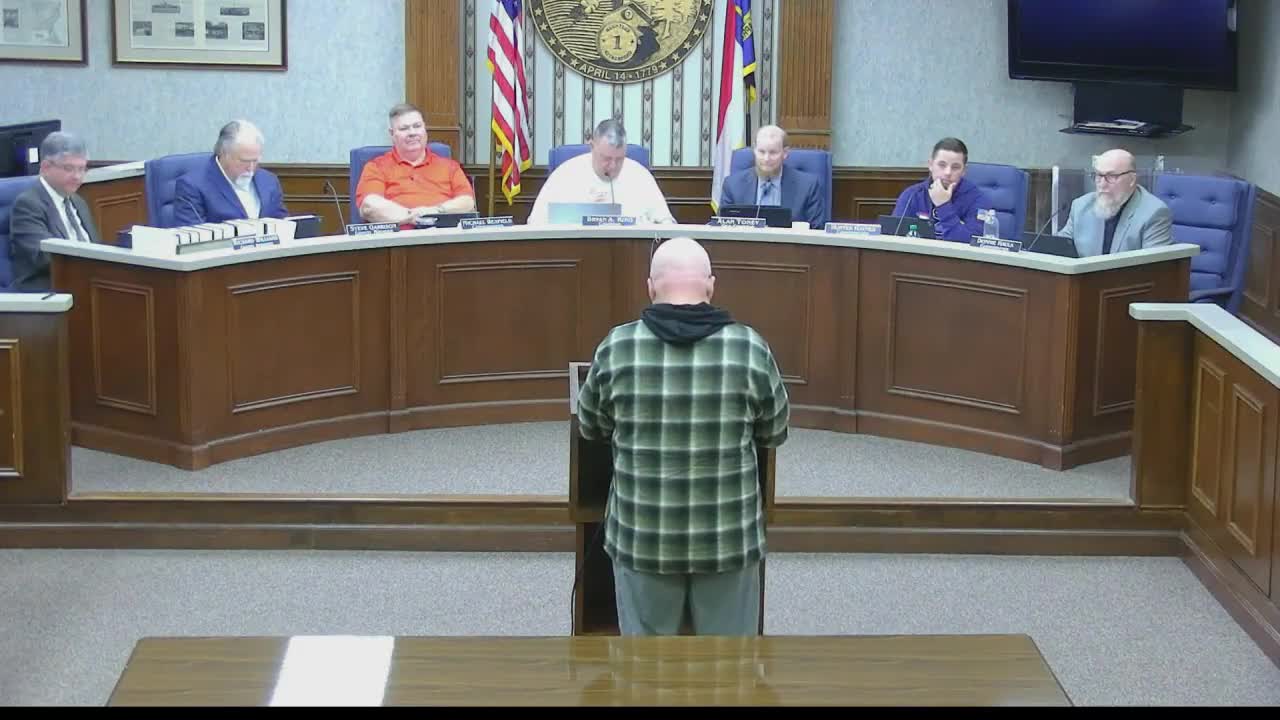 Animal‑welfare advocate tells commissioners Rutherford County must improve transparency on animal‑control data and records requests