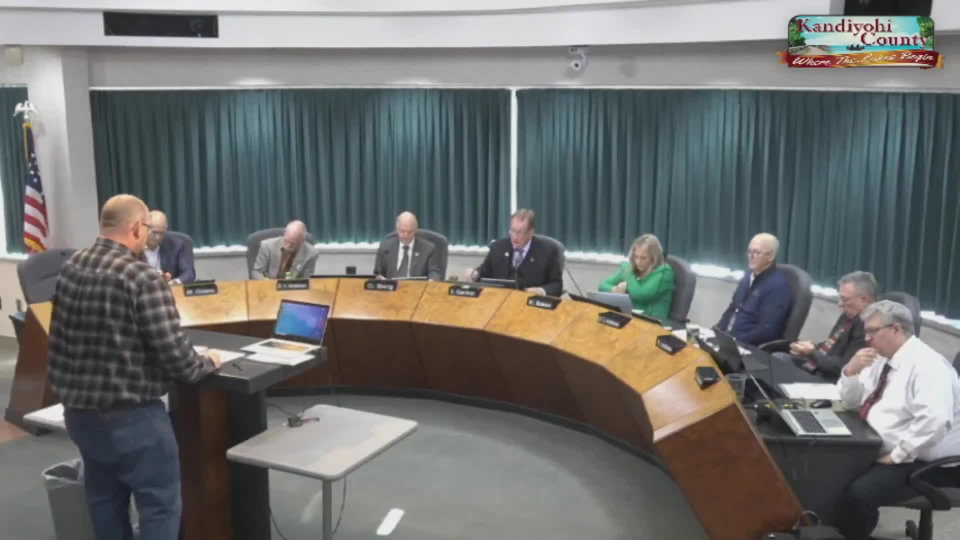 Kandiyohi County approves water‑tower lease, final public‑works payments and a rail‑corridor study agreement