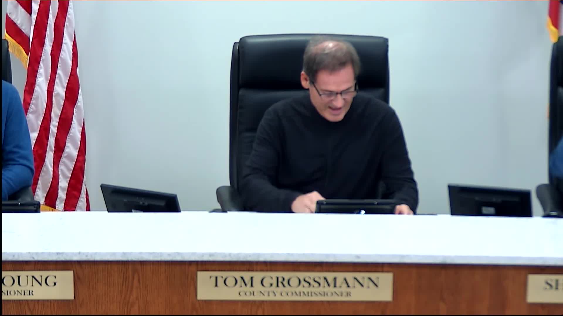 Board member introduces Operation Greenlight resolution to honor veterans