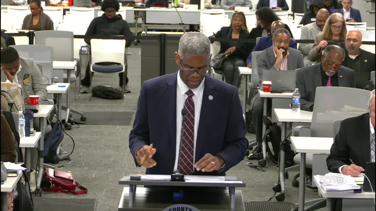 DeKalb COO seeks up to $800,000 for two emergency food‑distribution events; commissioners offer add‑on support for mobile markets