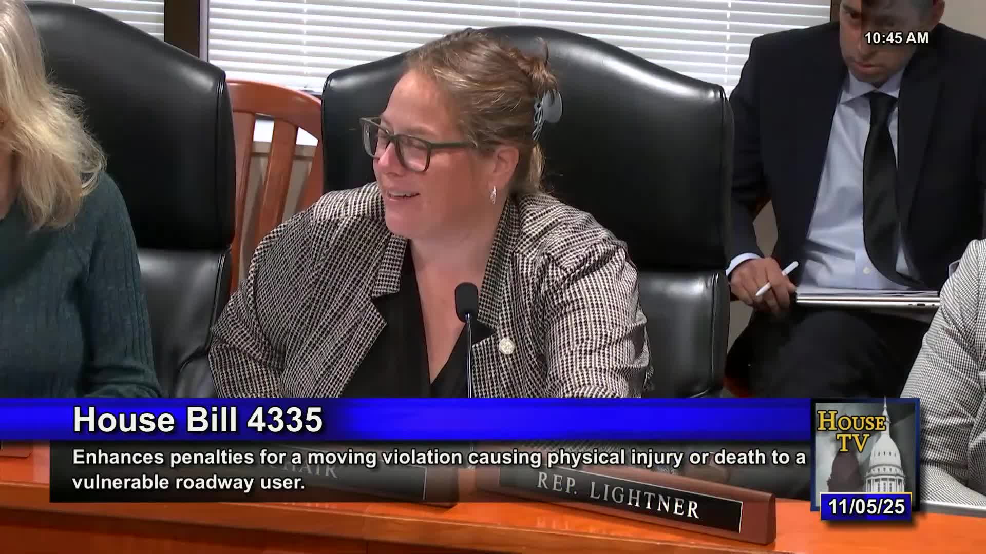 Committee hears bipartisan bill package to expand protections for vulnerable roadway users