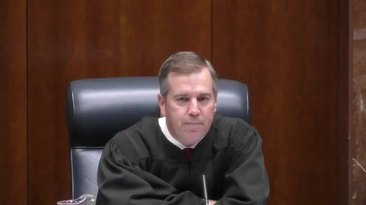 Texas high court hears dispute over whether pro se lawyers fall under no‑contact disciplinary rule