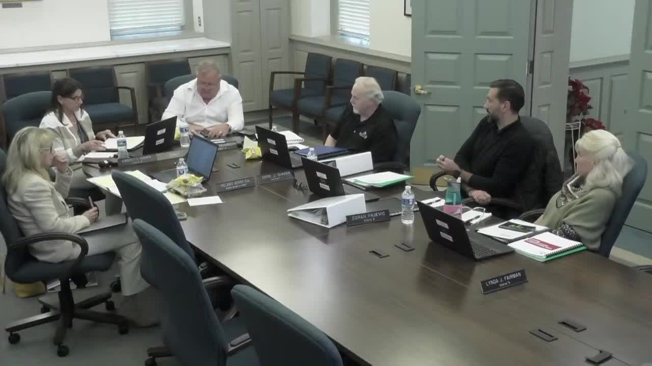 York County School Board votes 5–0 to enter closed session under FOIA personnel exemption