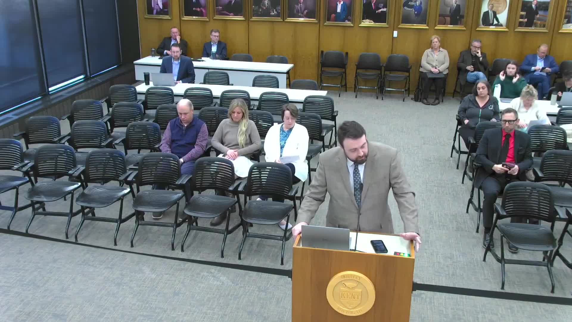 Animal‑welfare group urges Kent County to consider ordinance banning retail sale of puppies and kittens