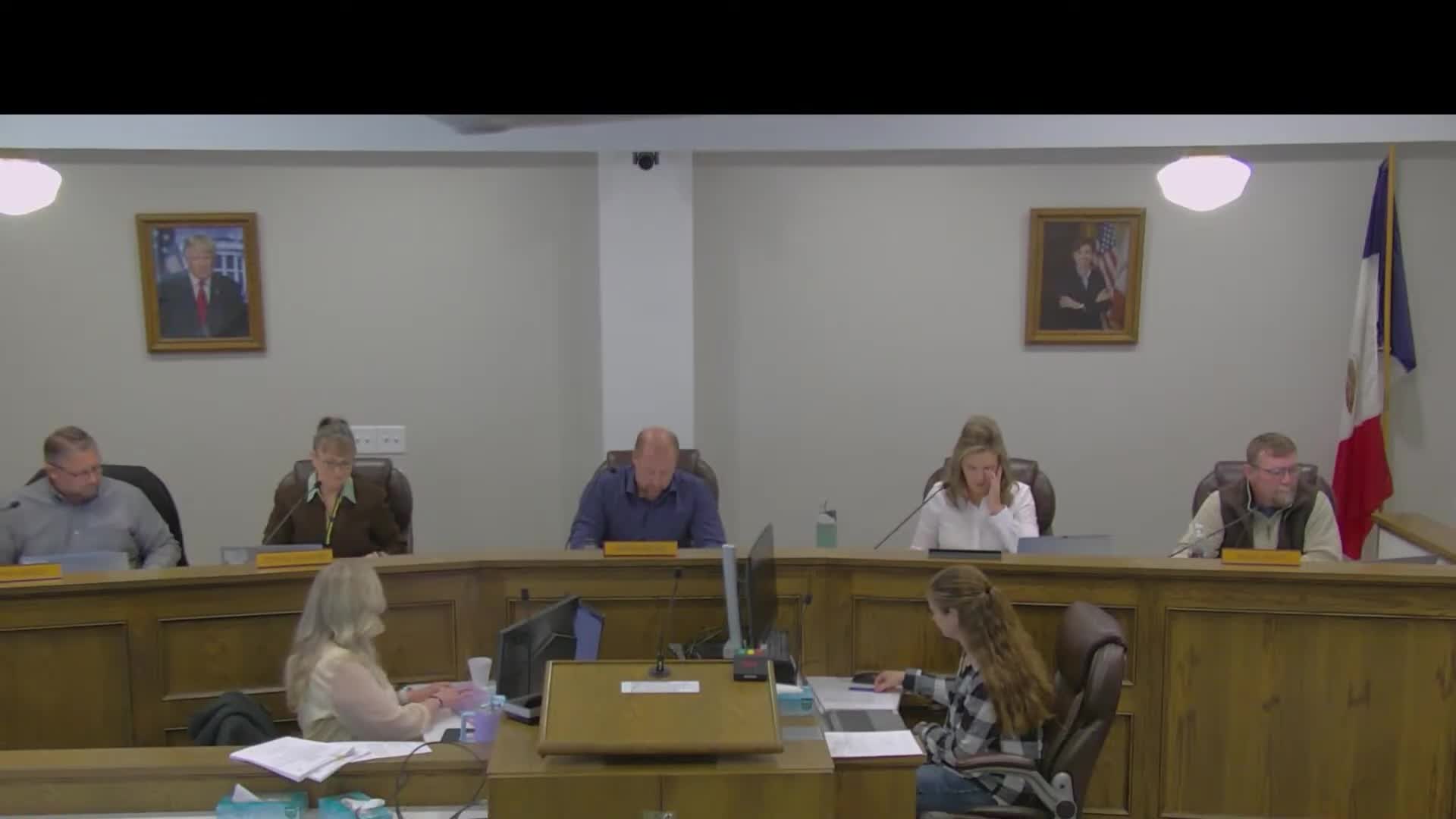 Warren County supervisors approve camera purchases, bridge contract and advance RV ordinance after public hearing