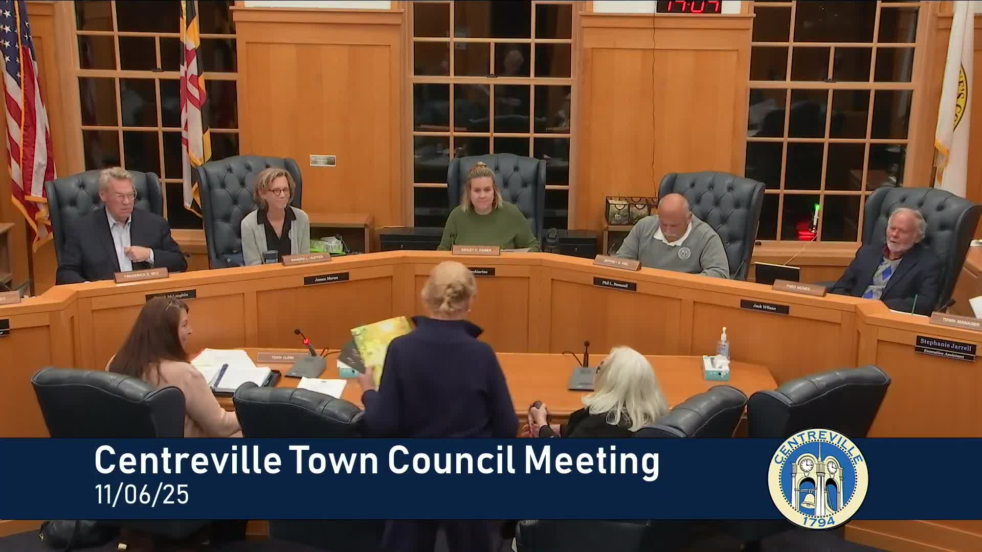 Centreville council donates $100 to Legacy Foundation for candlelight tour