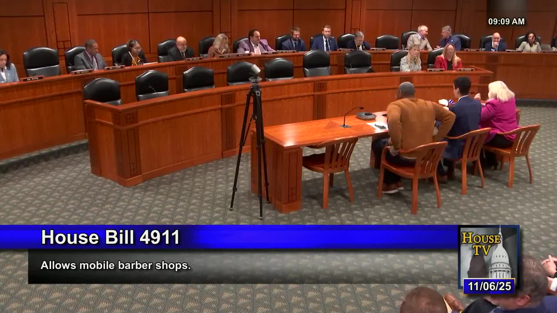 Michigan bill would let licensed barbers operate mobile barbershops