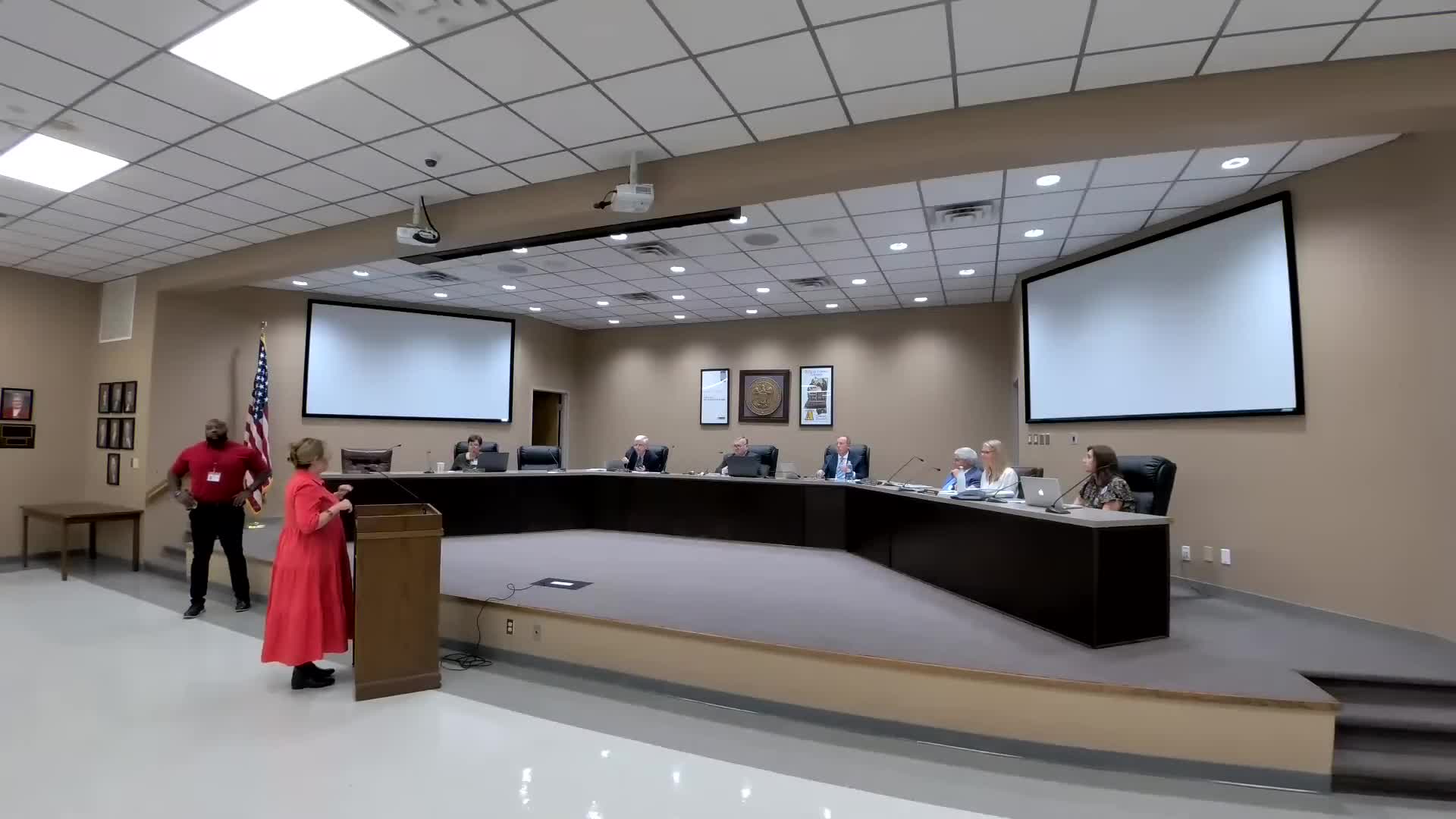 Parents and former teachers urge DeSoto County school board to demand resignation after reference letter