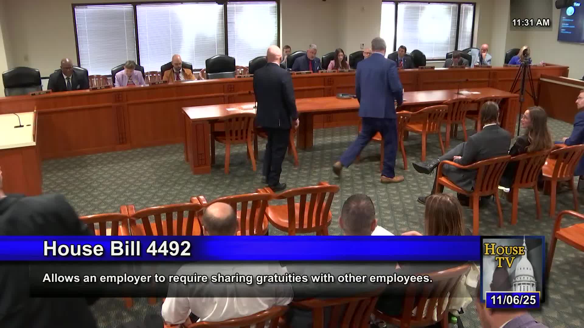 Committee hears bill to clarify employer-required tip pooling for Michigan restaurants