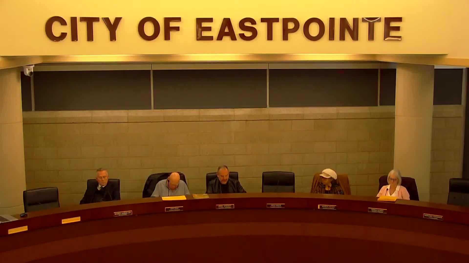 Planning commission closes special meeting after consultant briefings; no public speakers