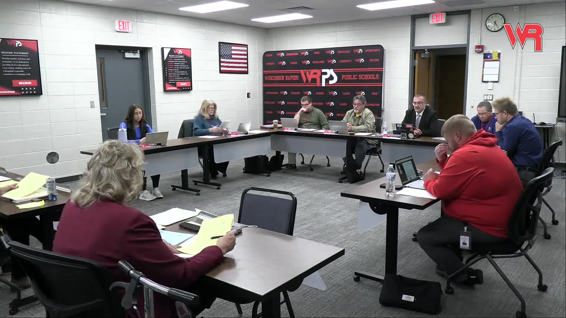 School board deadlocks on Mastery Connect purchase after concerns about teacher input