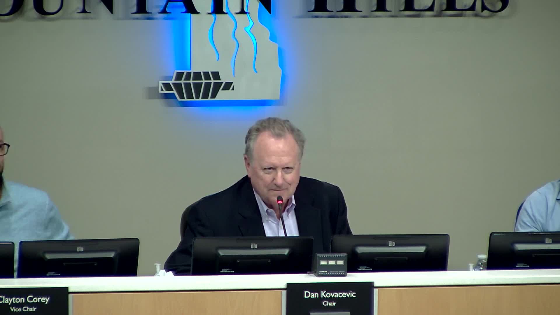 Planning commission recommends reduced parking for proposed Dairy Queen, 5-1