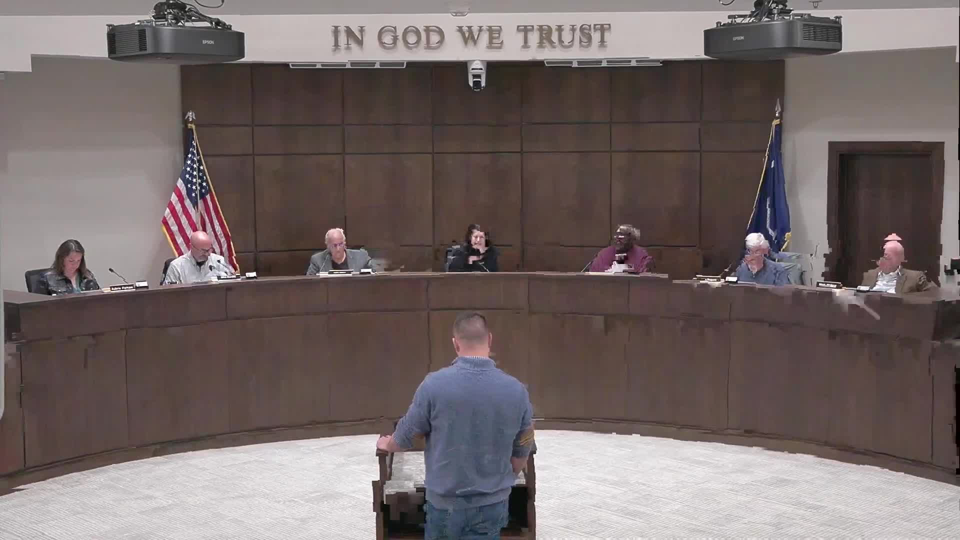 Planning commission backs stronger protections for 'grand trees,' recommends 1:1.5 buffer and arborist exceptions