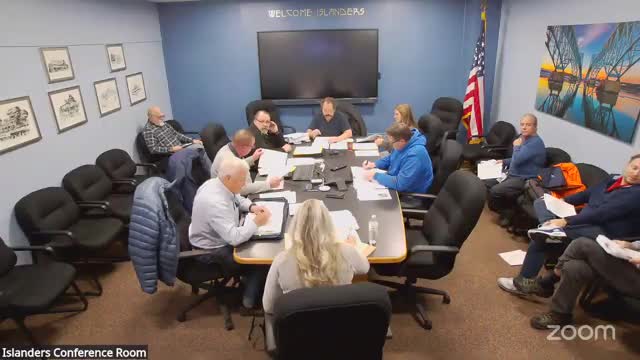 Planning board reviews major solar law redlines and a new battery storage law; sheep grazing, overlay zones and 200‑foot setback draw questions