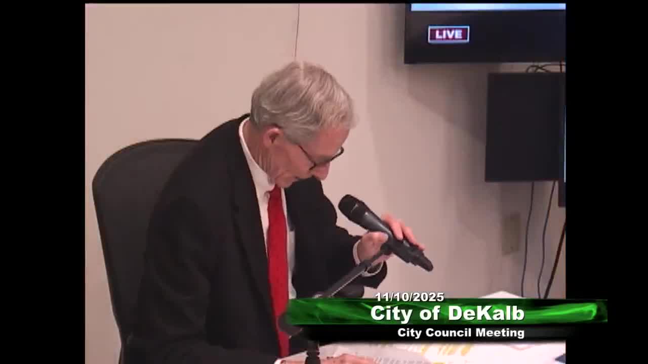 DeKalb council approves Transdev transit contract and amends bus purchase with Gillig
