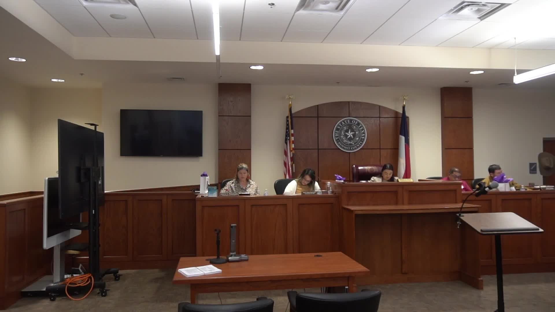 Dimmit County tables MOU with ISS Mining and Blue Mining Fiber after water, tax‑abatement concerns