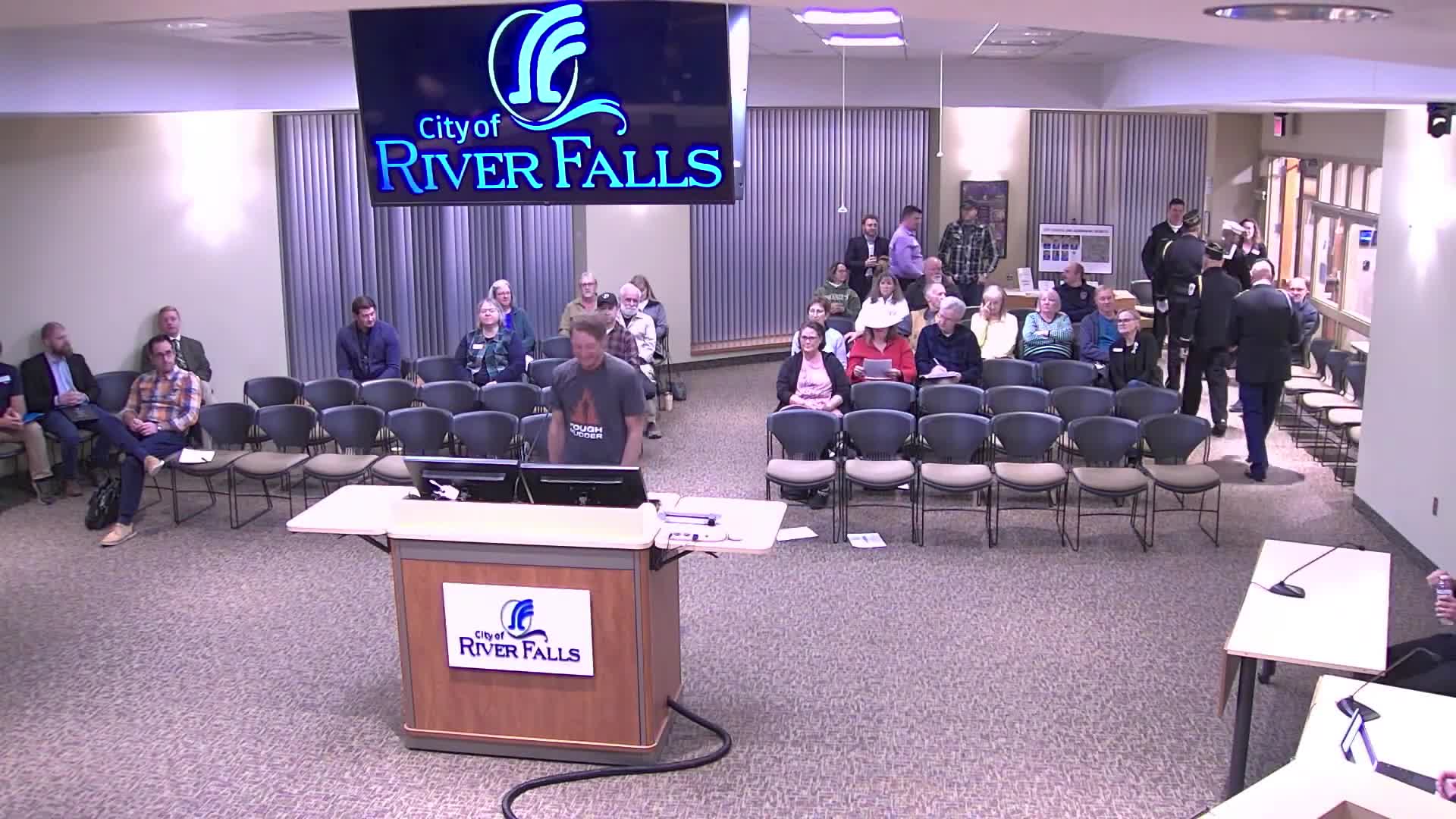 River Falls residents press council to uphold zoning amid Woodridge development