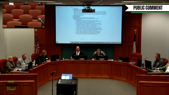 Pearland ISD EdTech team unveils YouTube training, 'PD in a Box' and teacher communications plan