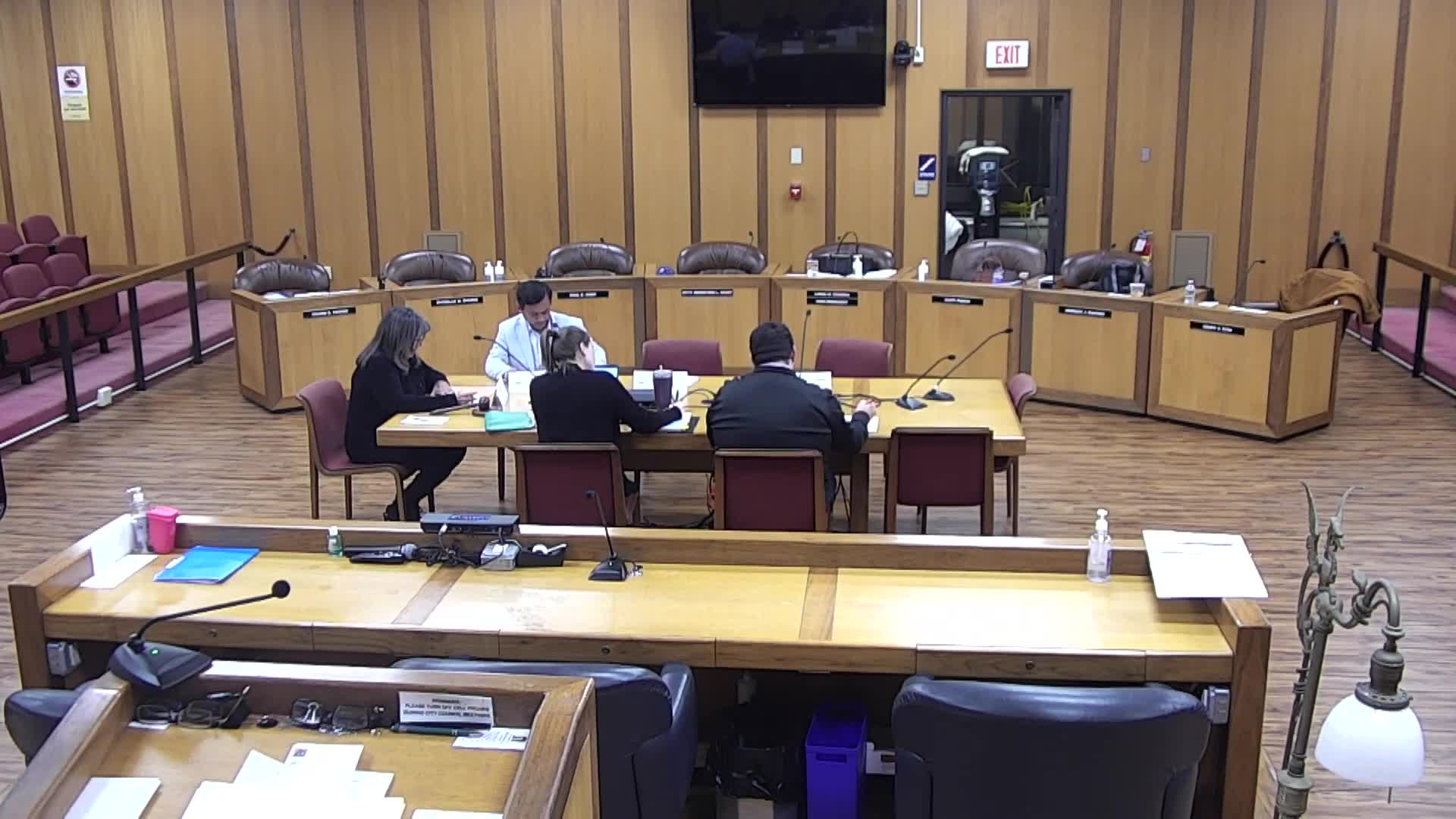 Fall River council advances Lindsay Street one-way plan, conditions approval on MassDOT changes and parking controls